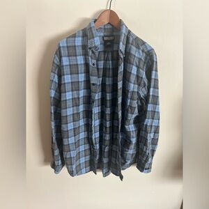 Land’s End | Blue & Black plaid button down pocket front flannel top